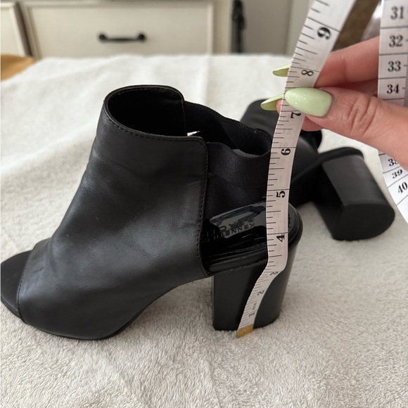 Black Kenneth Cole Reaction Fridah Fly Ankle Boot - Picture 3 of 4